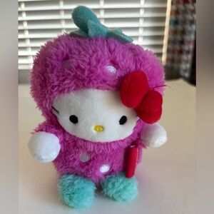 Hello Kitty Plush Strawberry Bum Bumz